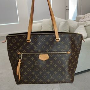 Authentic Louis Vuitton Iena